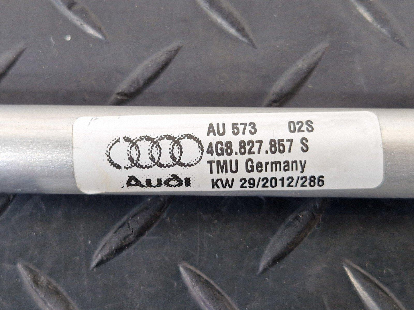 10-18 AUDI A7 4G S-LINE REAR BOOT TAILGATE GAS STRUT 4G8827857S