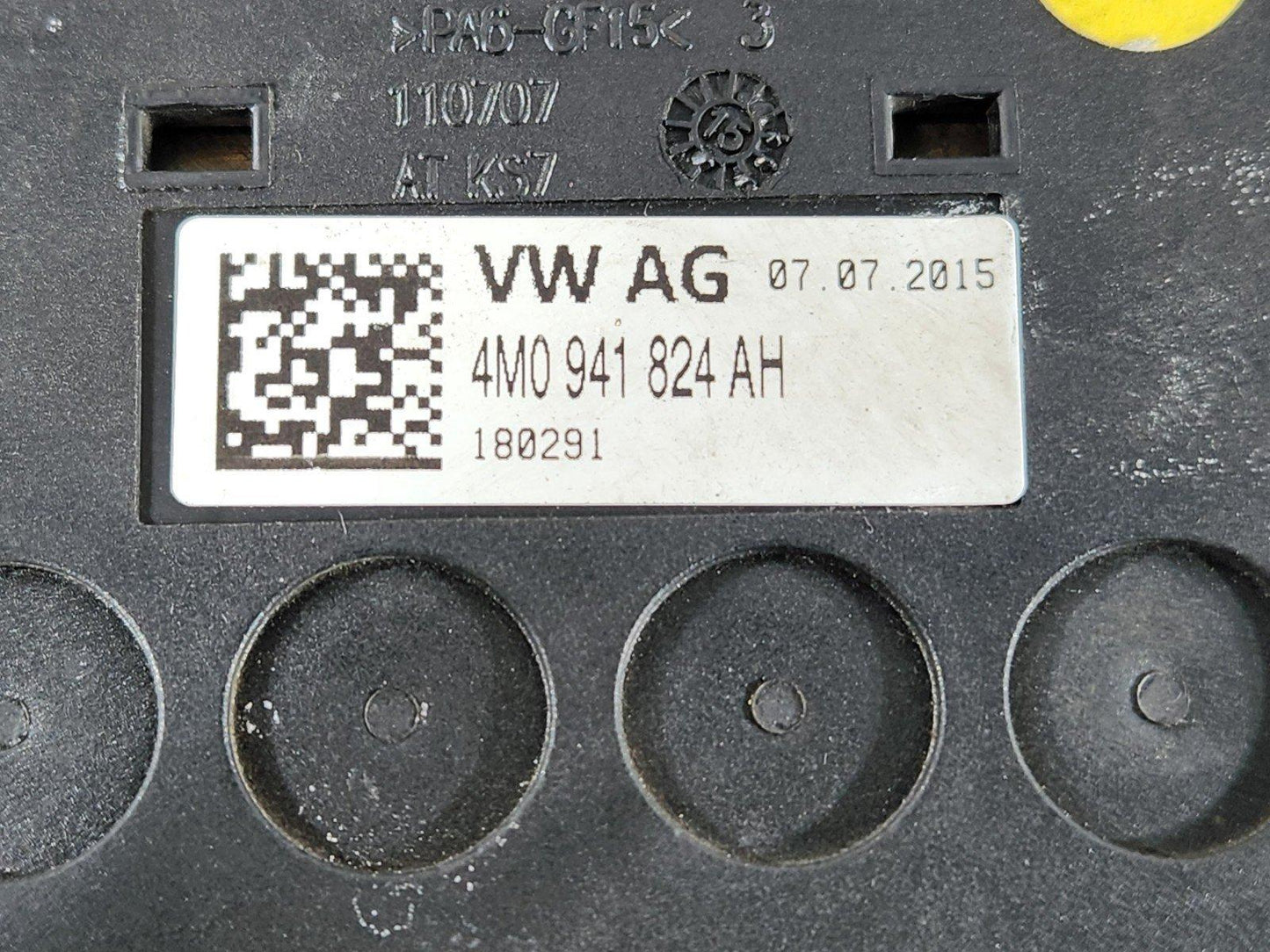16-20 AUDI Q7 4M GENUINE OEM FUSE BATTERY JUNCTION BOX CONTROL UNIT 4M0941824