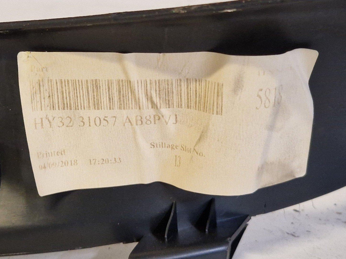 17-ON LAND ROVER DISCOVERY L462 OEM PASSENGER SIDE LEFT B PILLAR TRIM HY3231057A