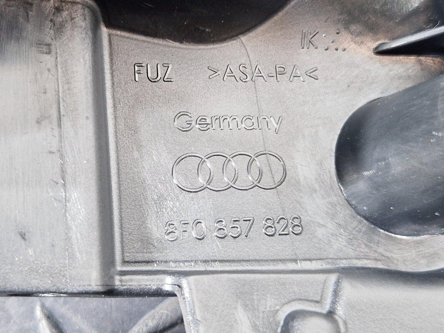 12-17 AUDI S5 CONVERTIBLE REAR RIGHT BELT GUIDE TRIM COVER BRACKET 8F0857828