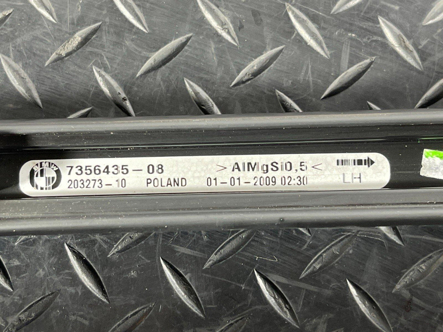 16-22 BMW X1 F48 GENUINE LEFT N/S ROOF RAIL BLACK 7356435