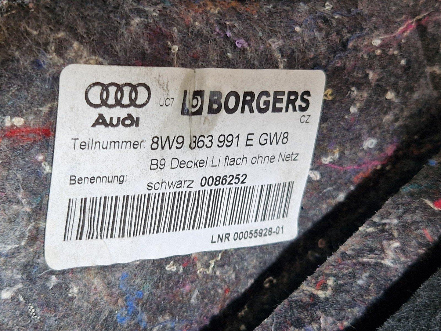 16-19 AUDI A4 B9 ESTATE GENUINE REAR LEFT N/S SIDE BOOT TRIM PANEL 8W9863879
