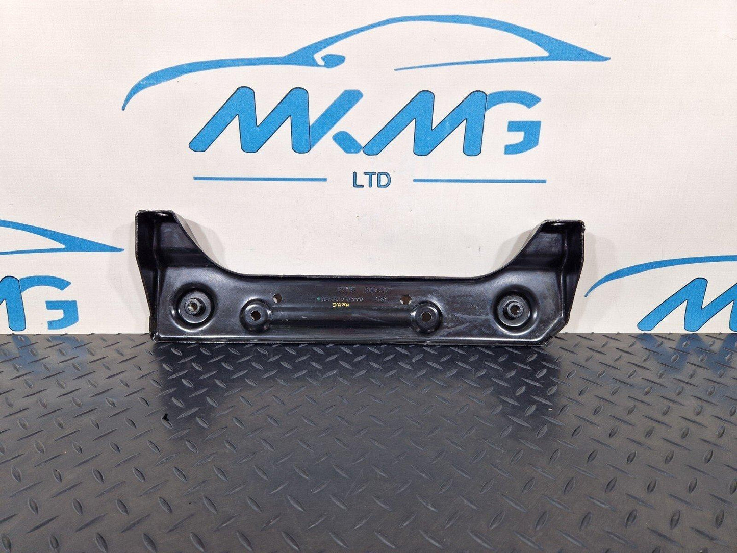 14-23 MERCEDES BENZ VITO W447 OEM FRONT RIGHT O/S SEAT MOUNT BRACKET A4476400500
