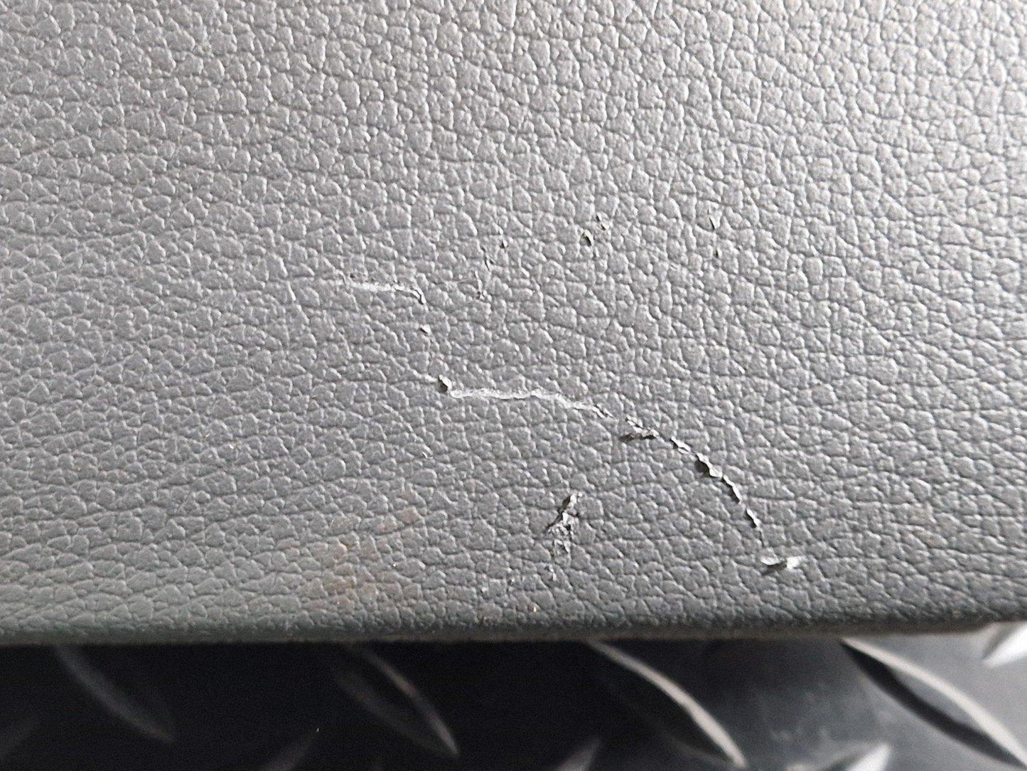 10-15 AUDI Q7 4L GENUINE OEM GLOVE BOX STORAGE COMPARTMENT 4L2857035