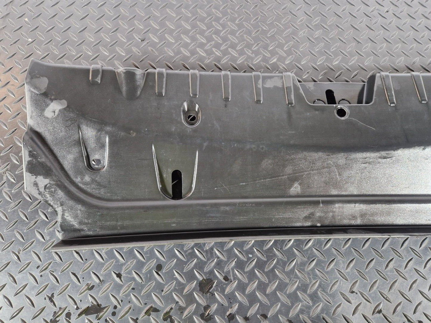 11-18 BMW 6 SERIES F06 BOOT TRUNK PANEL LOCK TRIM LOADING EDGE TRIM 7224793
