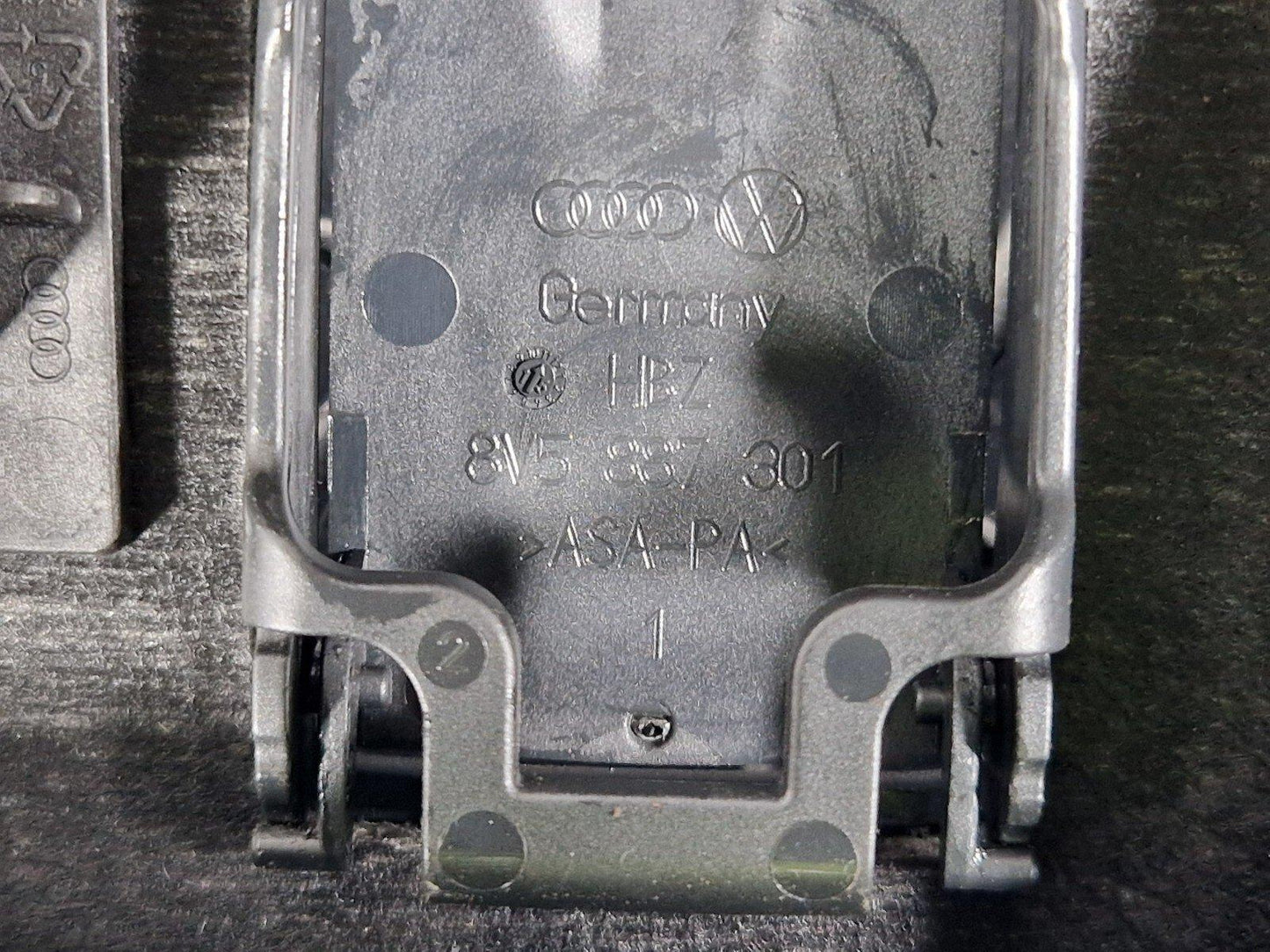 16-19 AUDI A4 B9 GENUINE REAR PARCEL SHELF LOAD COVER PANEL 8W5863411