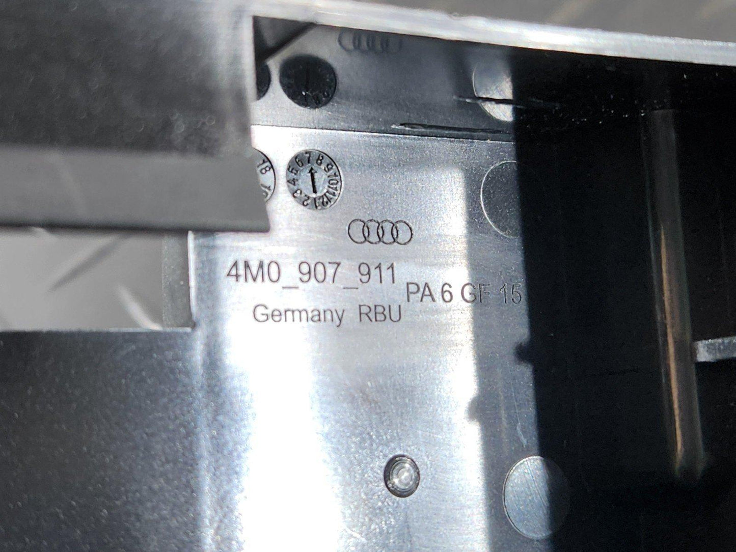 16-20 AUDI Q7 4M GENUINE POWER SEAT CONTROL MODULE BRACKET 4M0907911