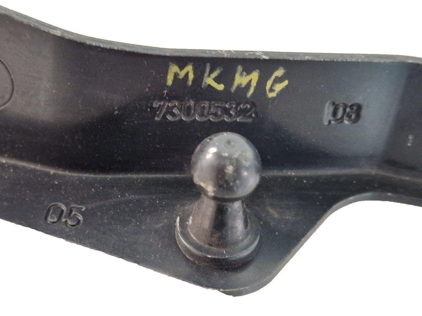 14-21 BMW 2 SERIES ACTIVE TOURER F45 DRIVER SIDE BONNET STRUT HOLDER 7300532