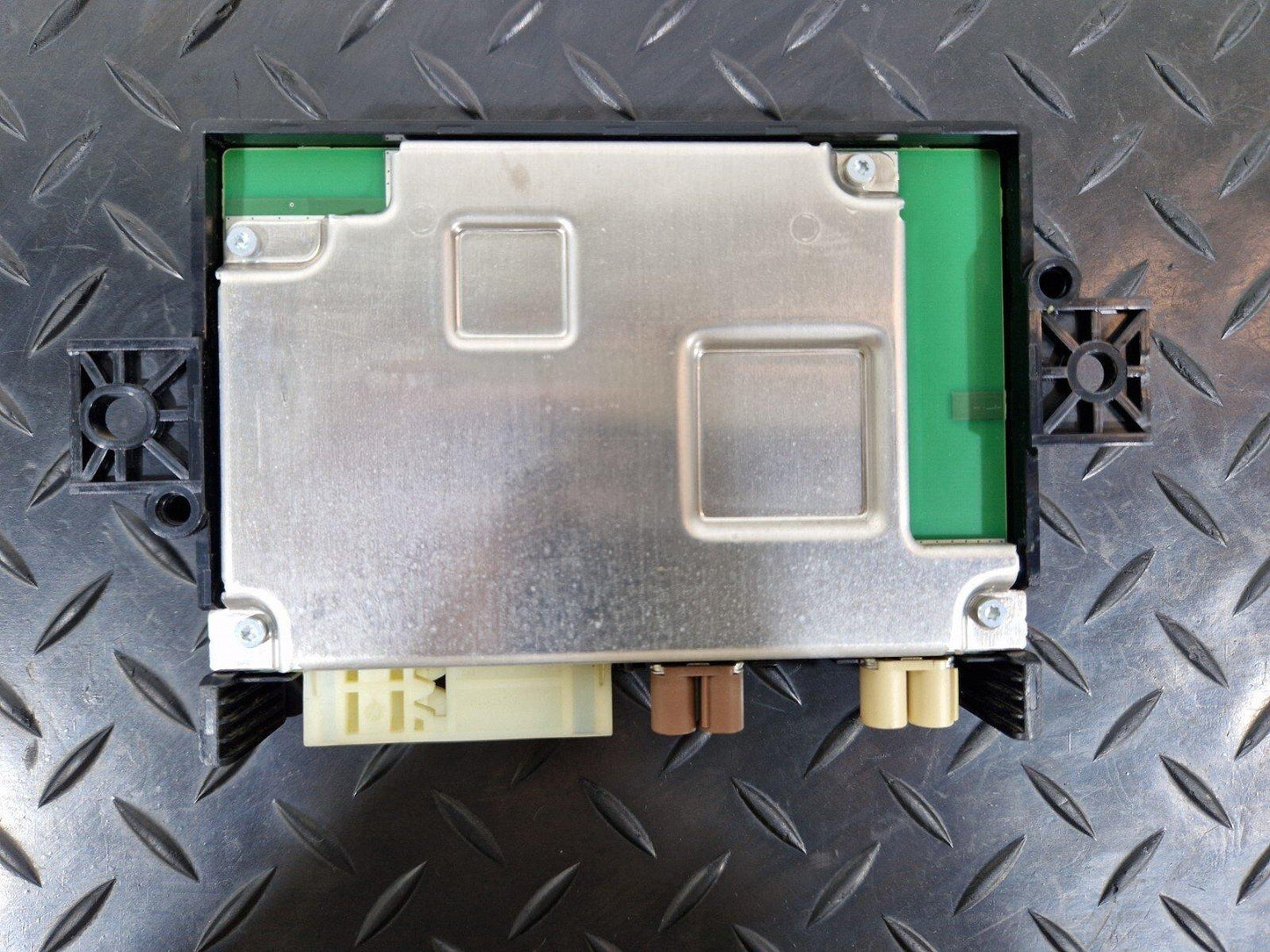 18-ON MERCEDES BENZ SPRINTER W907 COMUNICATION CONTROL ECU A1779009703