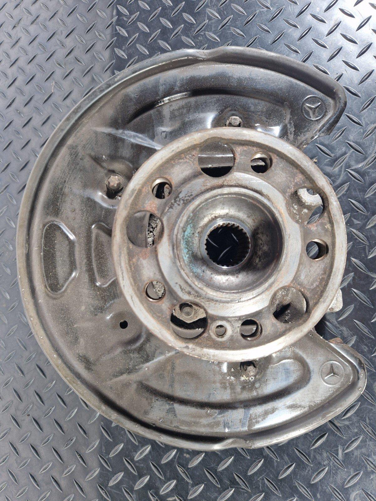 14-21 MERCEDES C350e W205 GENUINE REAR RIGHT DRIVER SIDE WHEEL HUB A2055467480