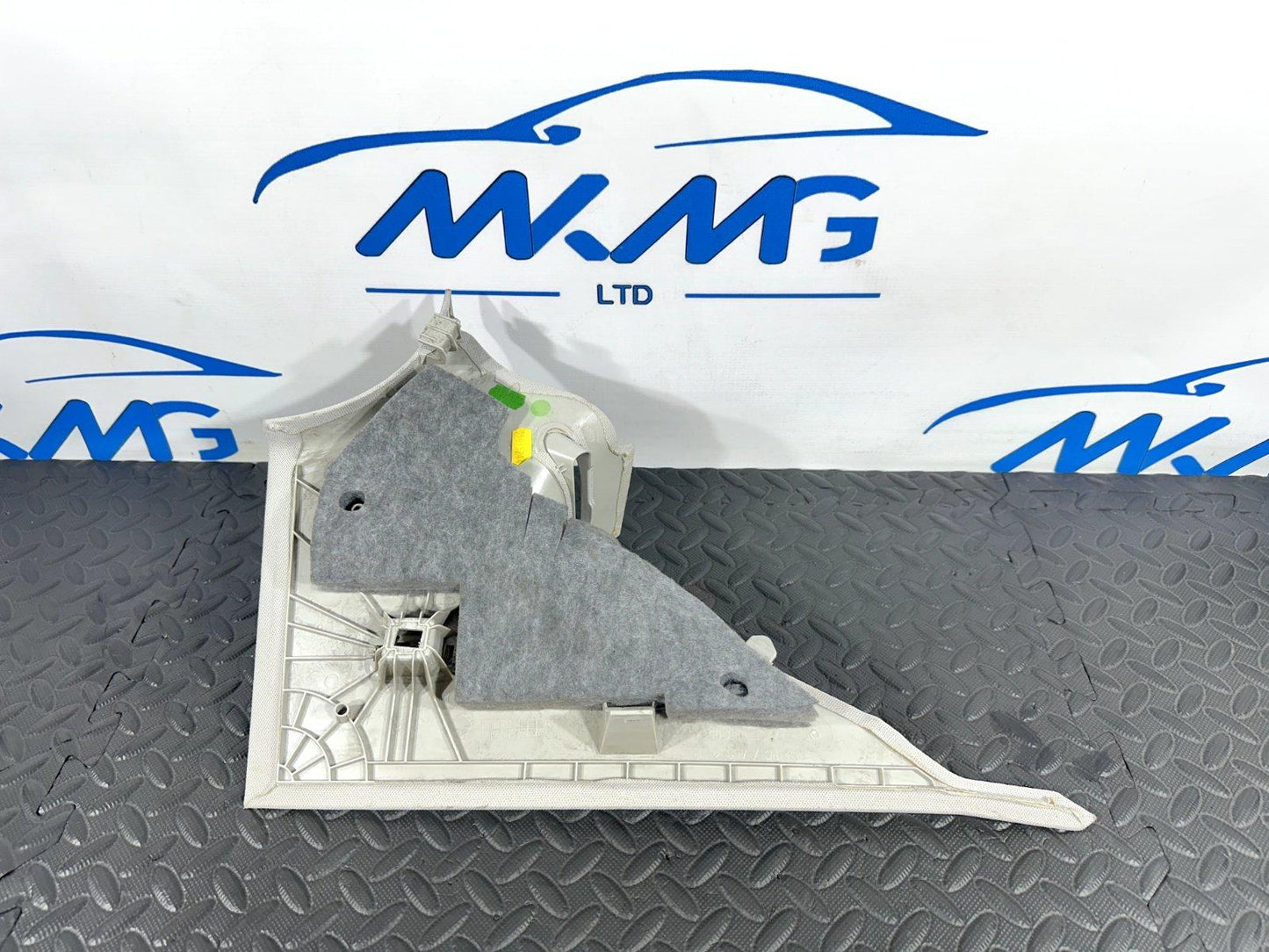 14-21 MERCEDES BENZ GENUINE RIGHT REAR COLUMN C-PILLAR COVER TRIM A2056900525