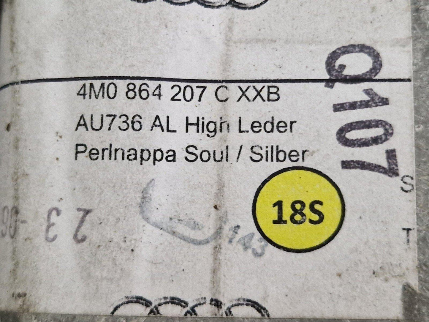 16-20 AUDI Q7 4M GENUINE OEM LEATHER BLACK CENTER CONSOLE ARMREST 4M0864207C