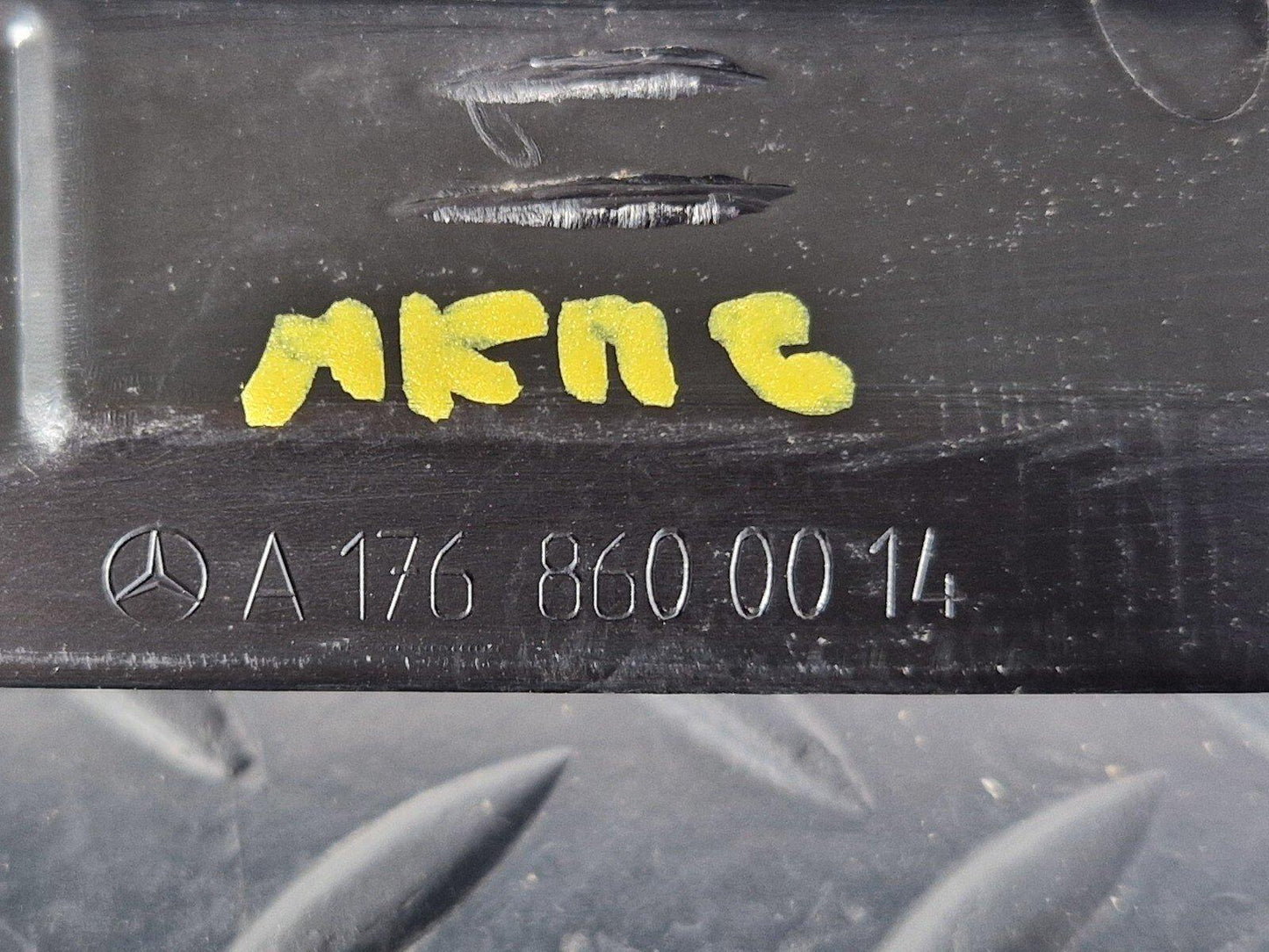 14-19 MERCEDES BENZ GLA X156 UNDER BONNET WINDSCREEN WASHER JET TRIM A1768600014