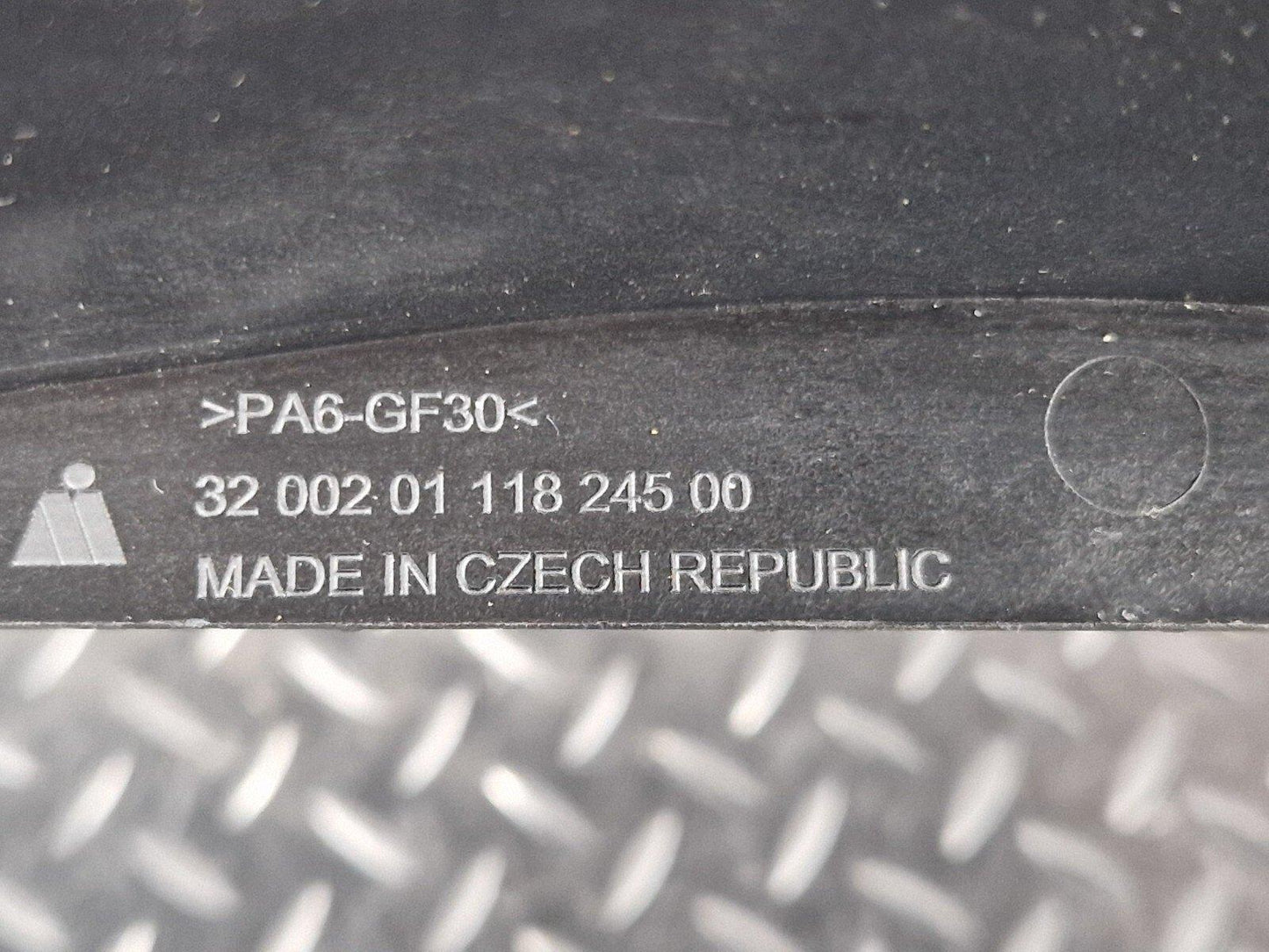 16-19 AUDI A4 B9 AVANT GENUINE GEARSTICK MOUNTING PLATE BRACKET 8W0863531