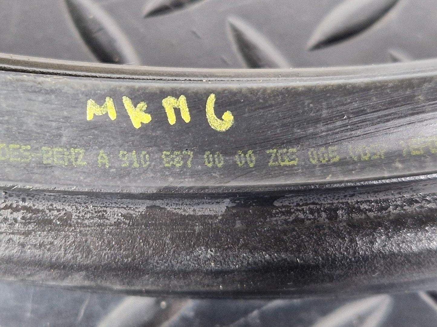 18-ON MERCEDES BENZ SPRINTER W907 W910 OEM BONNET RUBBER SEAL A9108870000