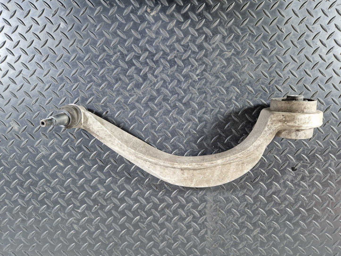 10-17 AUDI A8 4H FRONT LEFT N/S CONTROL ARM 4H0407693