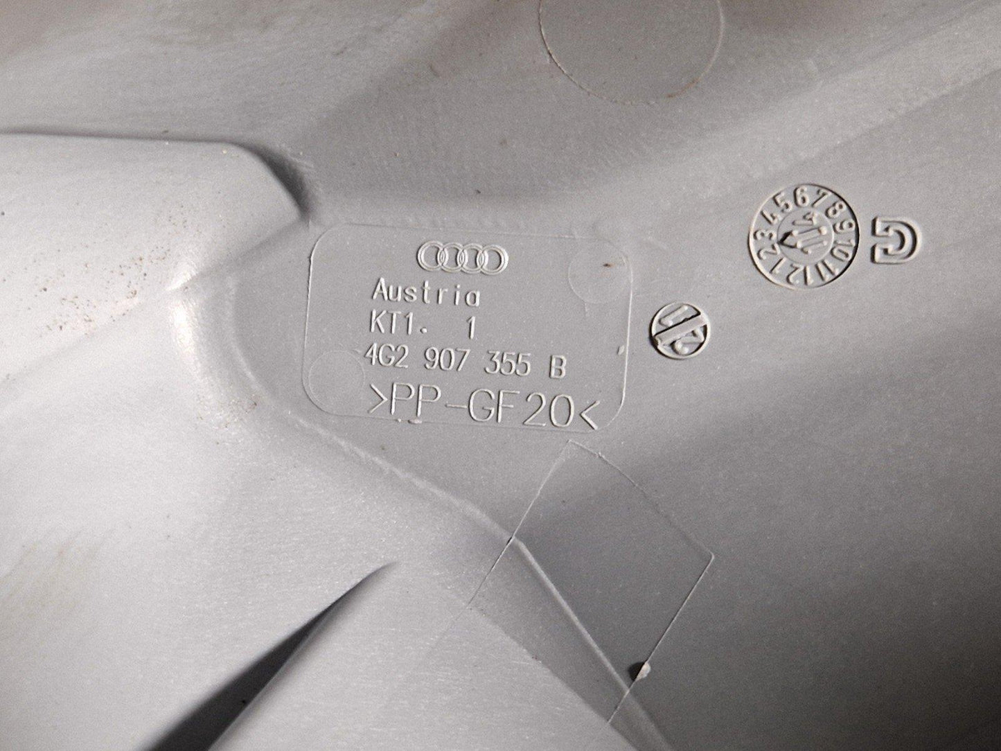 12-18 AUDI A6 C7 2.0 DIESEL GENUINE HOUSING COVER FOR CONTROL UNITS 4G2907355B