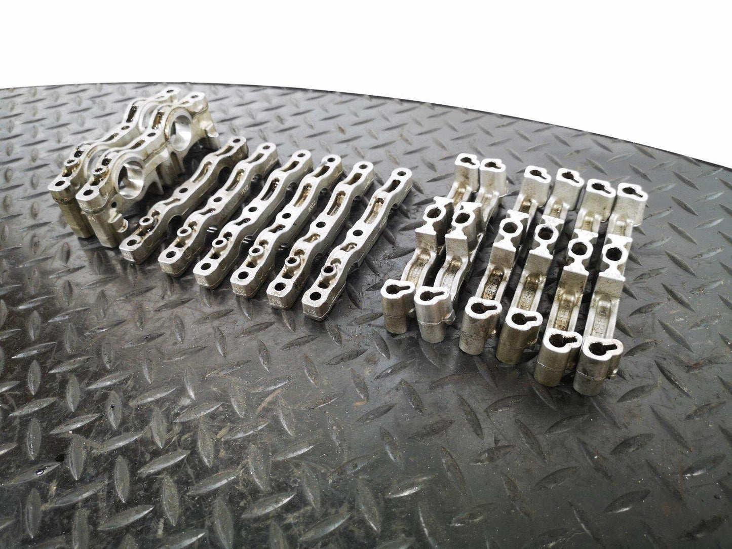 16-19 AUDI A4 B9 S-LINE GENUINE V6 3.0TDI CSW SET OF CAMSHAFTS MOUNT BRACKETS