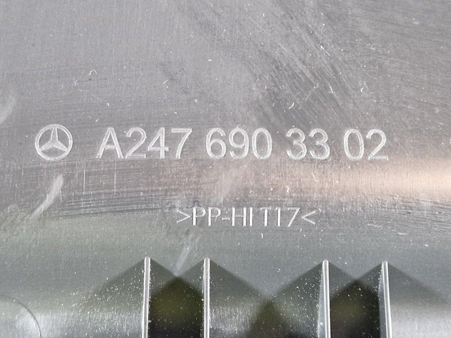 19-ON MERCEDES BENZ B CLASS W247 OEM LEFT N/S B PILLAR TRIM A2476903302