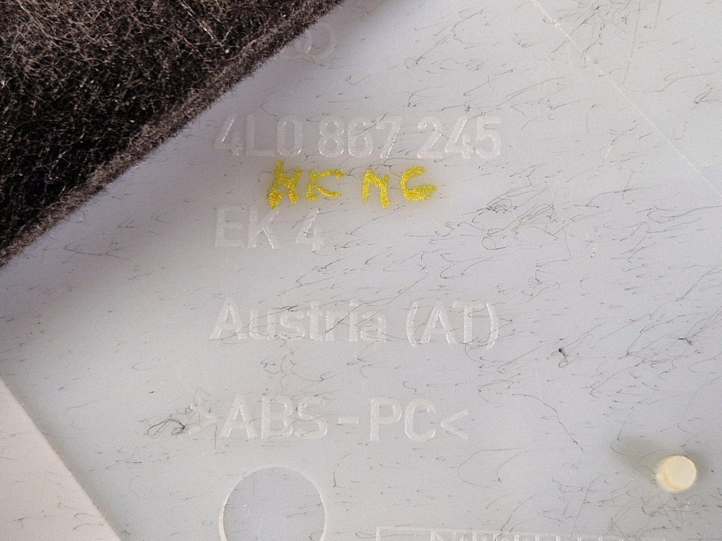10-15 AUDI Q7 4L GENUINE OEM REAR LEFT PILLAR TRIM 4L0867245