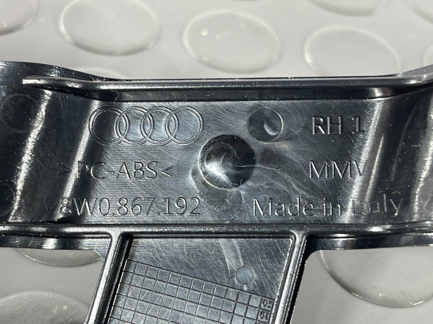 16-19 AUDI A4 B9 ESTATE GENUINE FRONT RIGHT B PILLAR SEAT BELT GUIDE 8W0867192