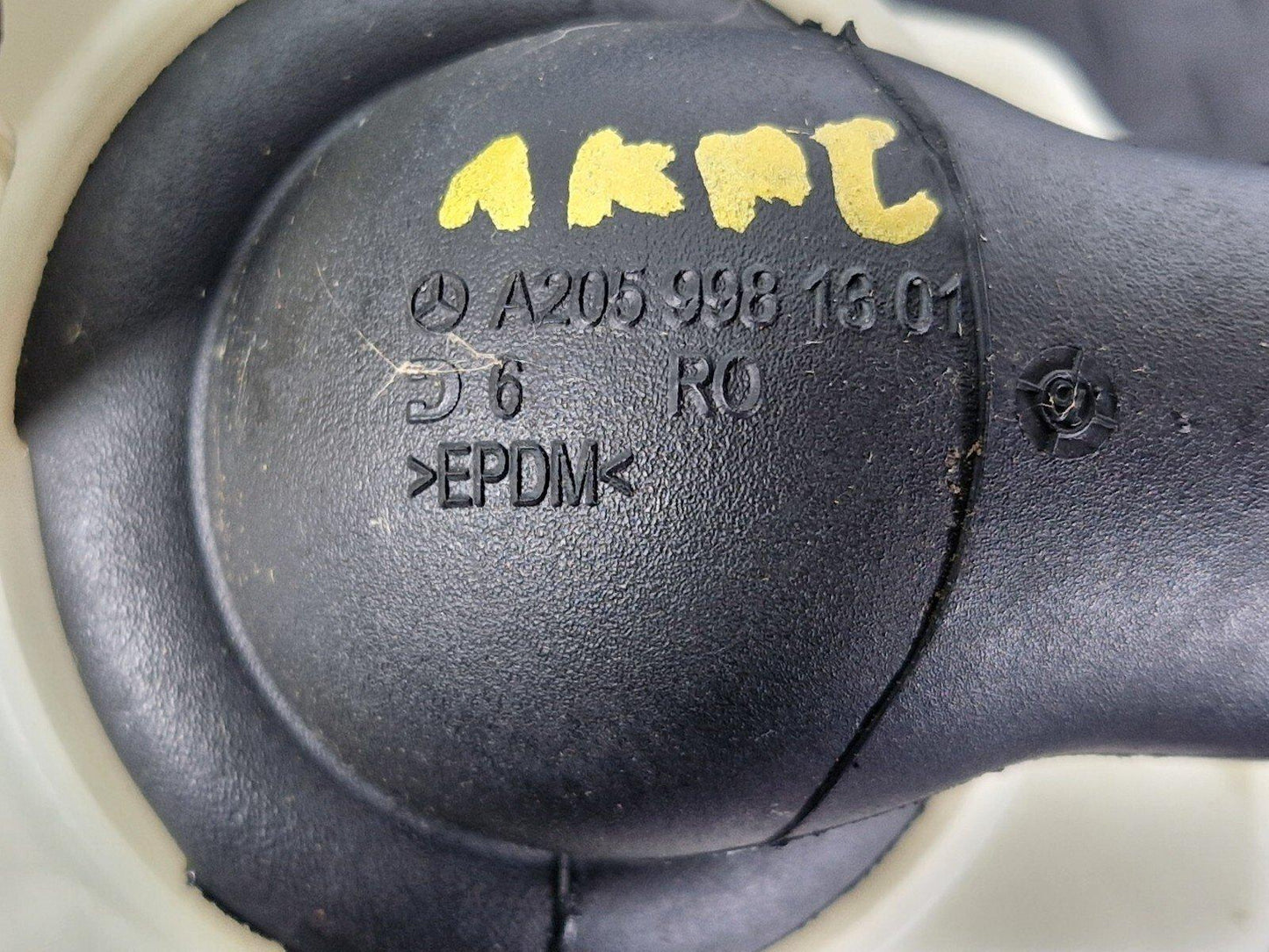 14-21 MERCEDES BENZ W205 GENUINE OEM FUSE BOX A2059981301