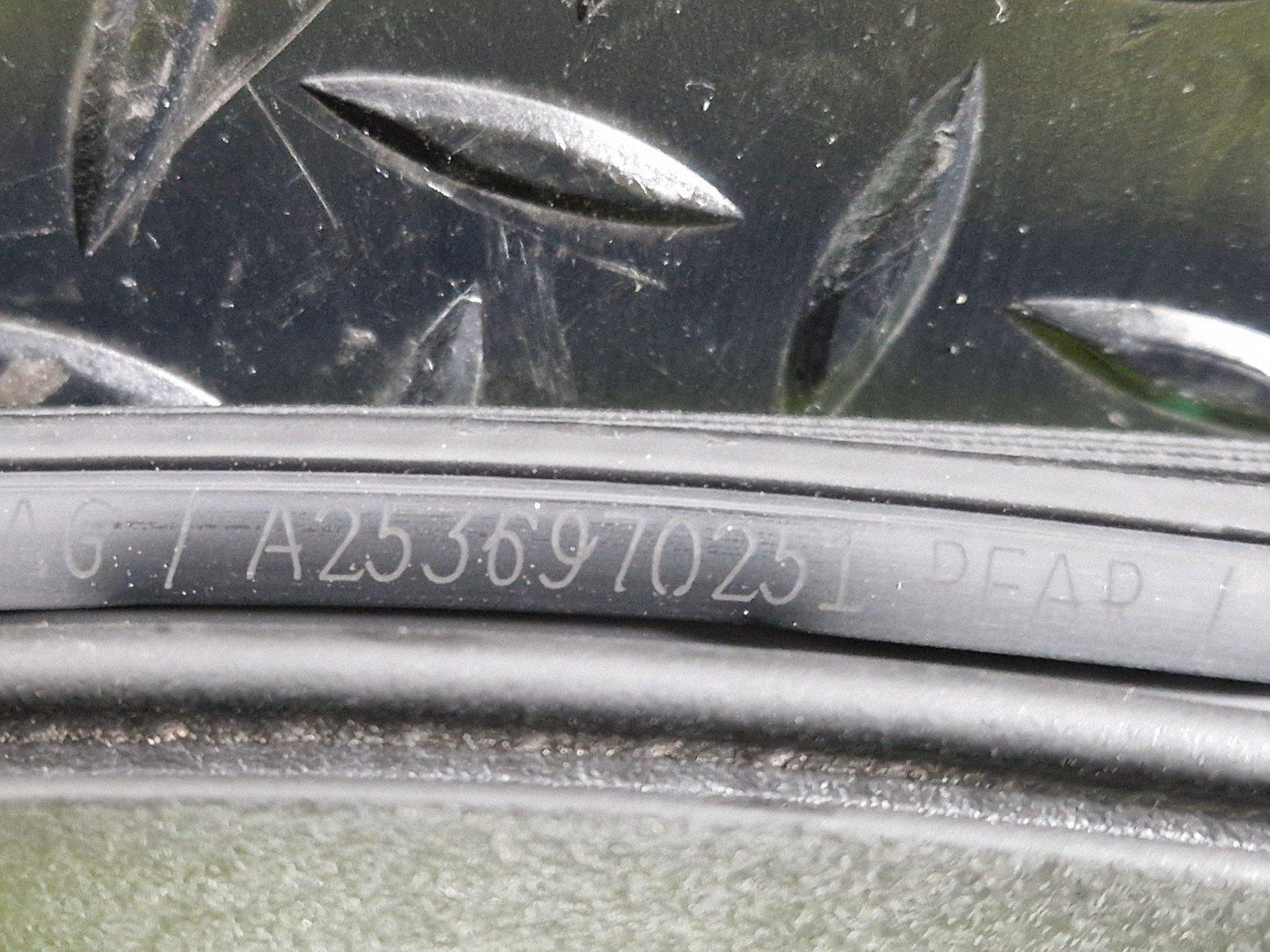 16-22 MERCEDES BENZ X253 REAR DOOR RUBBER SEAL FITS LEFT & RIGHT A2536970251