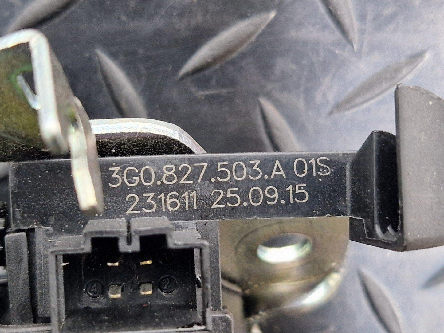 16-19 AUDI A4 B9 SALOON GENUINE TAILGATE LOCK MECHANISM OEM 3G0827503A