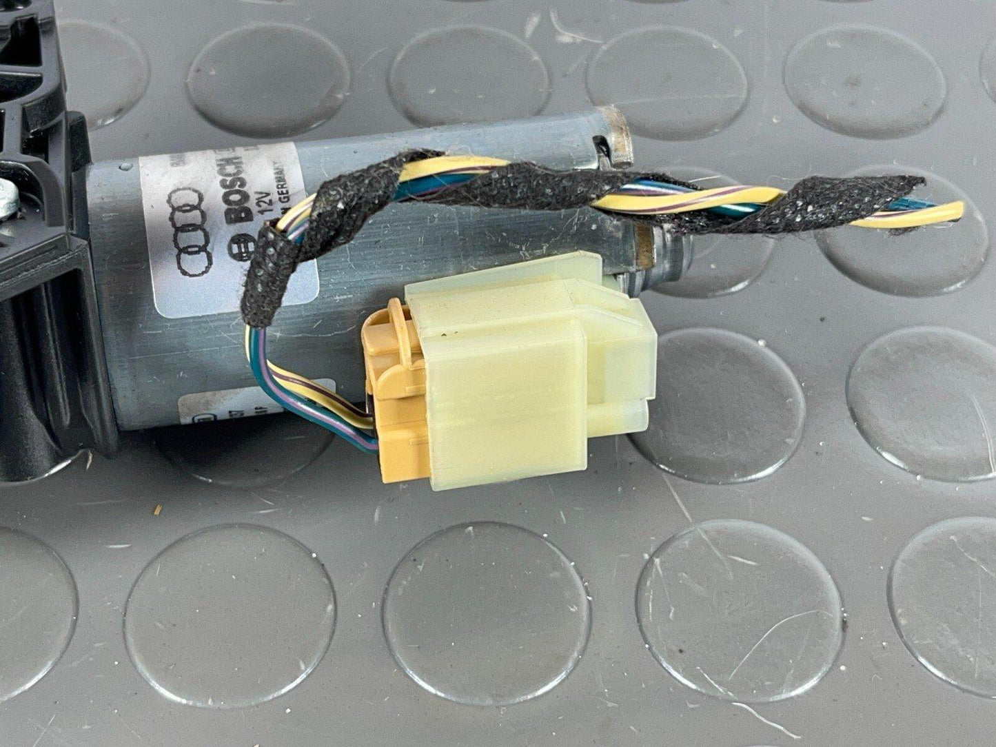 16-19 AUDI A4 B9 ESTATE GENUINE RIGHT DRIVER SIDE BOOTLID LIFT MOTOR 8W9827852A