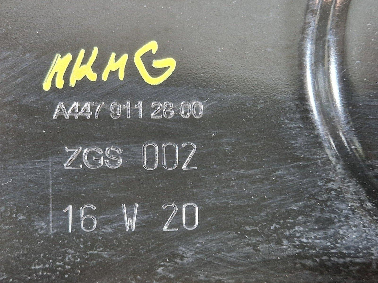 14-23 MERCEDES BENZ VITO W447 OEM CENTRE TOP SEAT BASE A4479112800