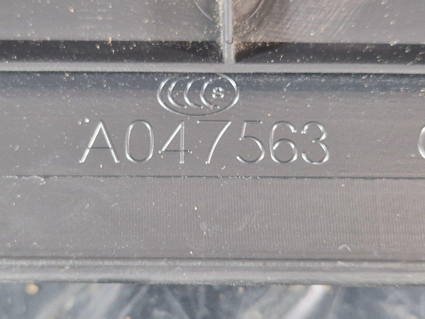 19-ON MERCEDES BENZ B CLASS W247 REAR TAILGATE BOOT LOWER TRIM A2477403200