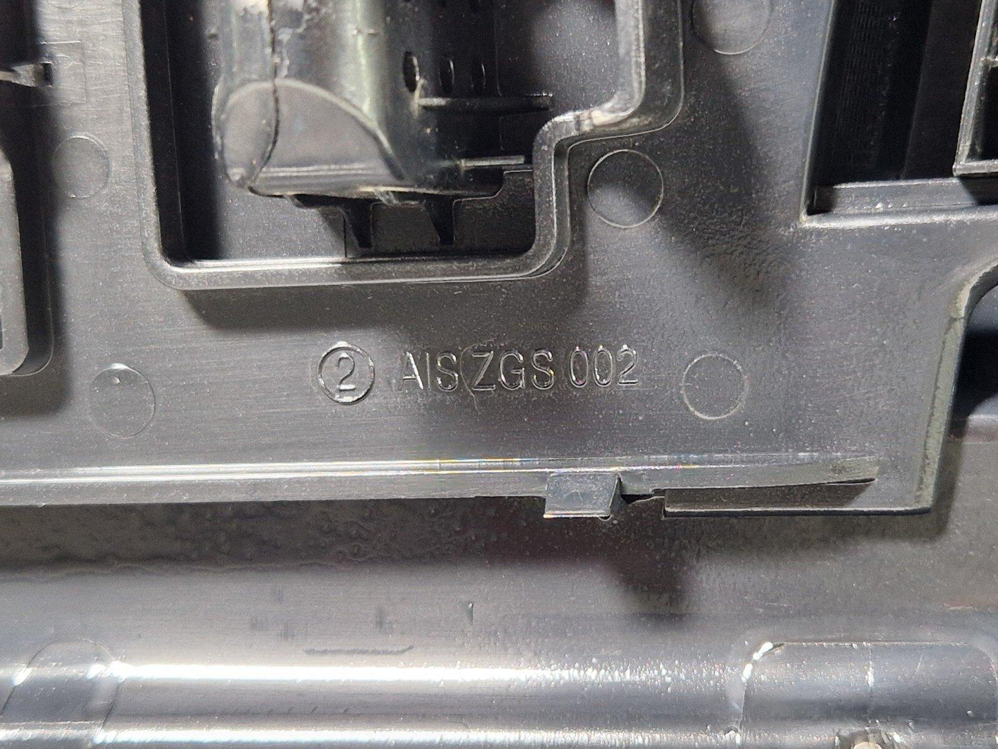 MERCEDES BENZ SPRINTER W907 W910 LEFT SIDE B PILLAR TRIM COVER A9076903200