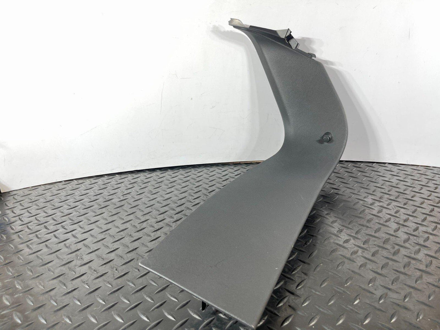 12-18 MERCEDES A-CLASS W176 GENUINE REAR RIGHT O/S BOOTLID TRIM A1767400271