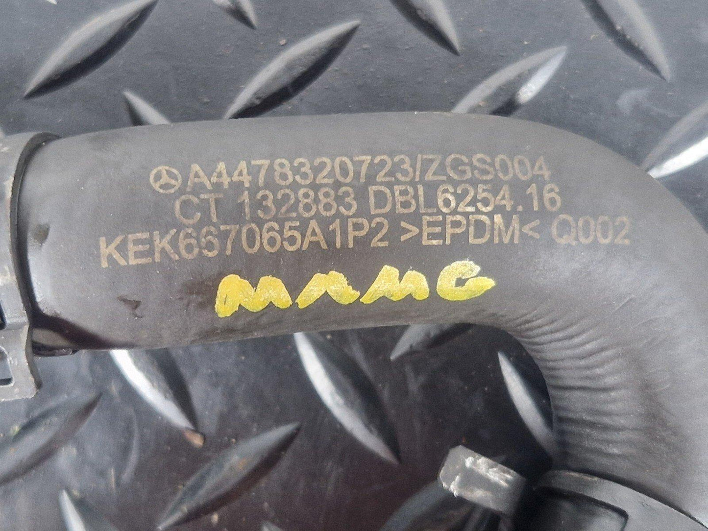 14-23 MERCEDES BENZ VITO W447 OEM ENGINE MOULDING HOSE A4478320723