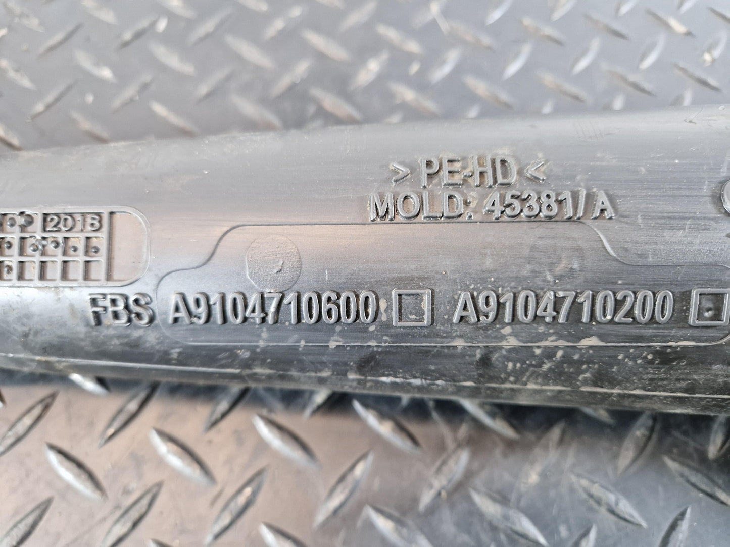 Mercedes-Benz Sprinter W907 2.1CDI Fuel Tank Neck Filler Pipe A9074711000