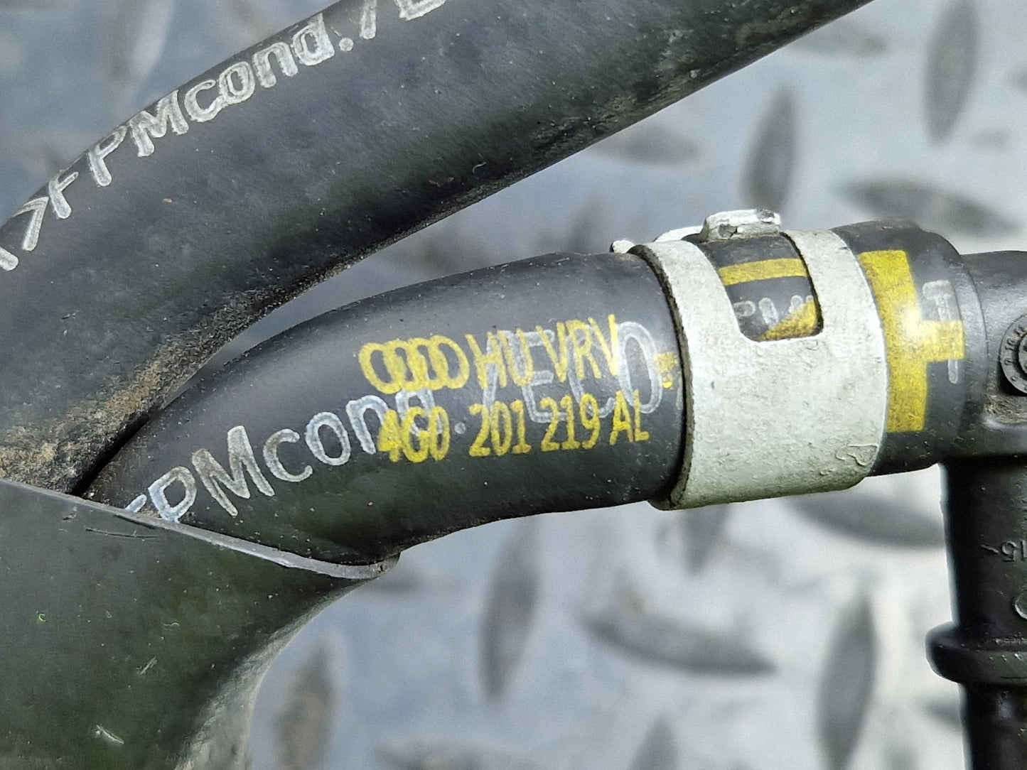 Audi A6 Allroad C7 Genuine Fuel Pipe Hose 4G0201214AM 4G0201219AL