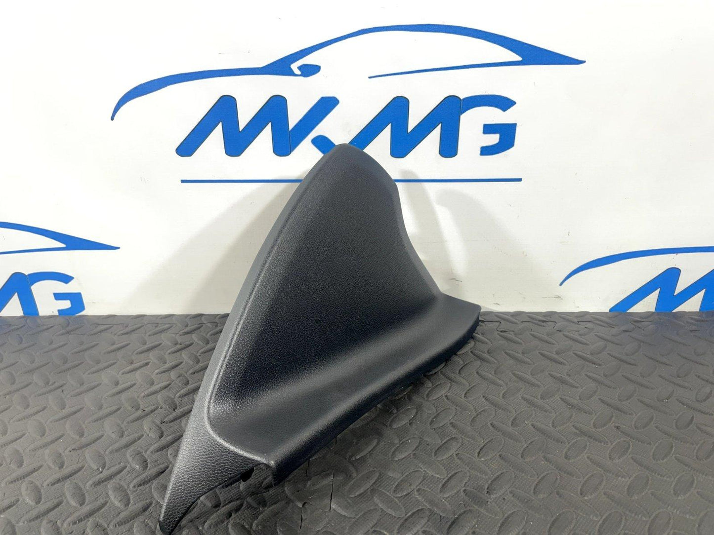 13-19 MERCEDES BENZ CLA C117 GENUINE DASHBOARD END TRIM COVER A117680289
