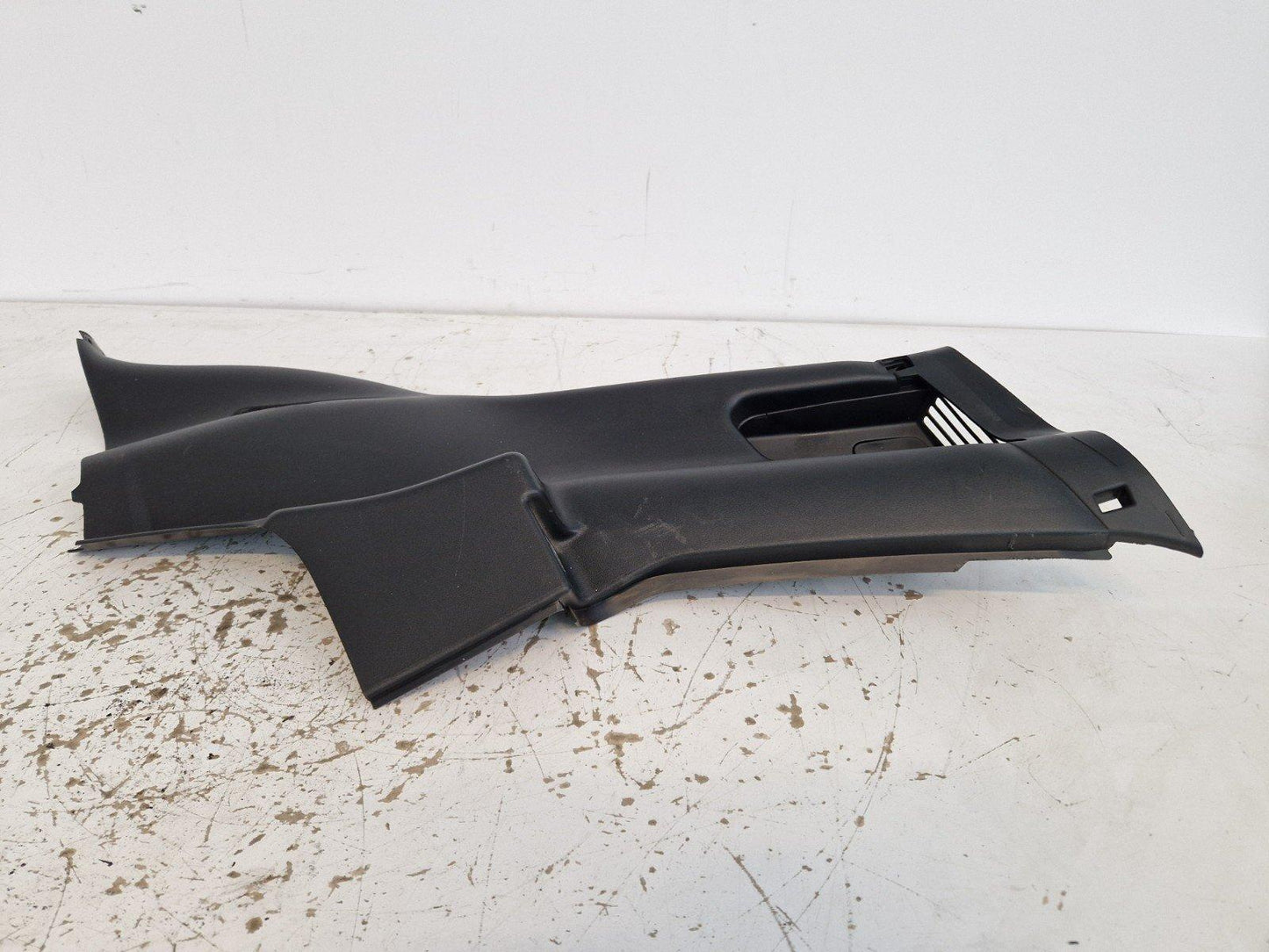 17-ON LAND ROVER DISCOVERY L462 REAR RIGHT C PILLAR LOCK TRIM COVER HY3202650