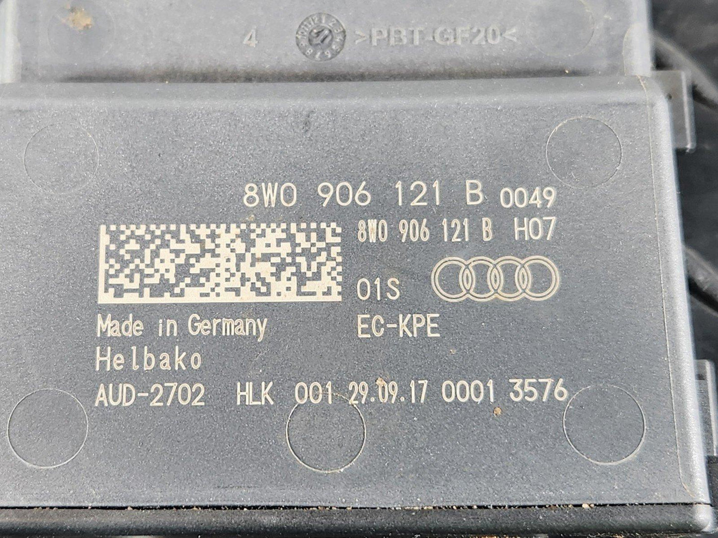 16-19 AUDI A4 B9 2.0TDI DET DIESEL ENGINE FUEL PUMP CONTROL MODULE 8W0906121B
