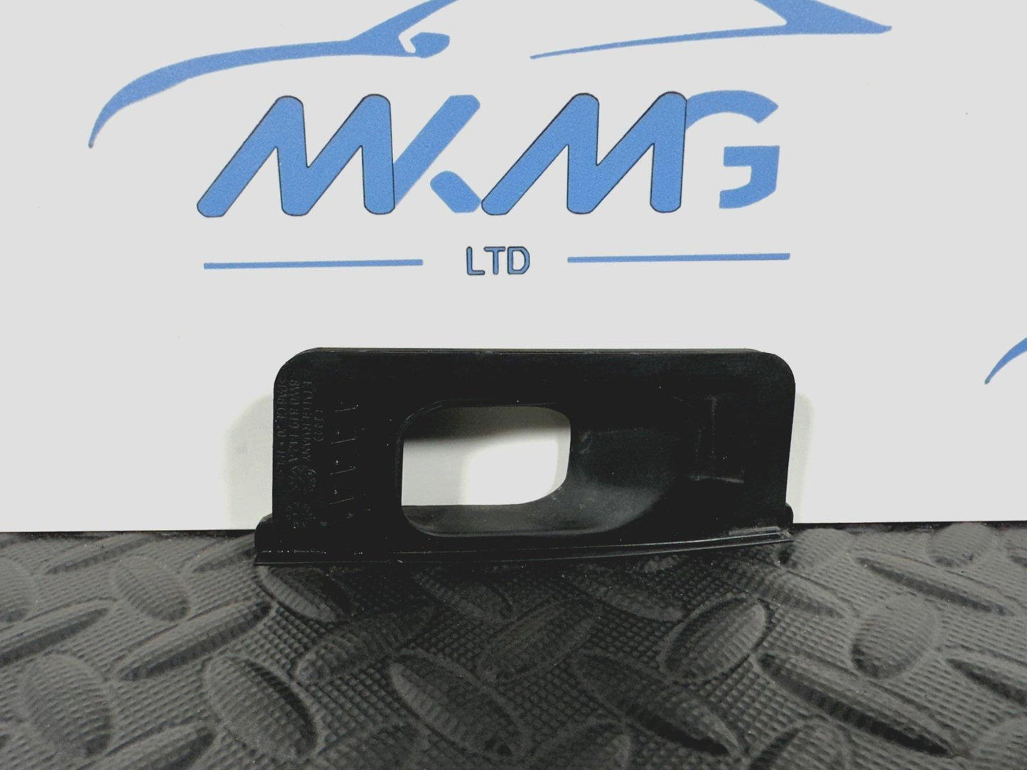 16-19 AUDI A4 B9 SALOON GENUINE FRONT RIGHT REINFORCEMENT BEAM SEAL 8W0819142A