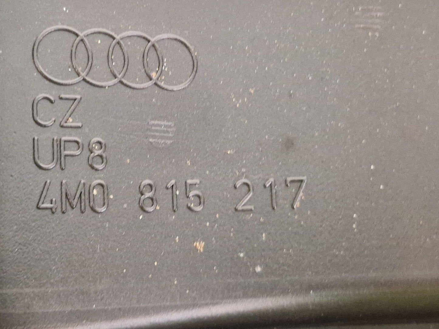 16-20 AUDI Q7 4M GENUINE OEM REAR CENTER CONSOLE AC HEATER OUTLET DUCT 4M0815217