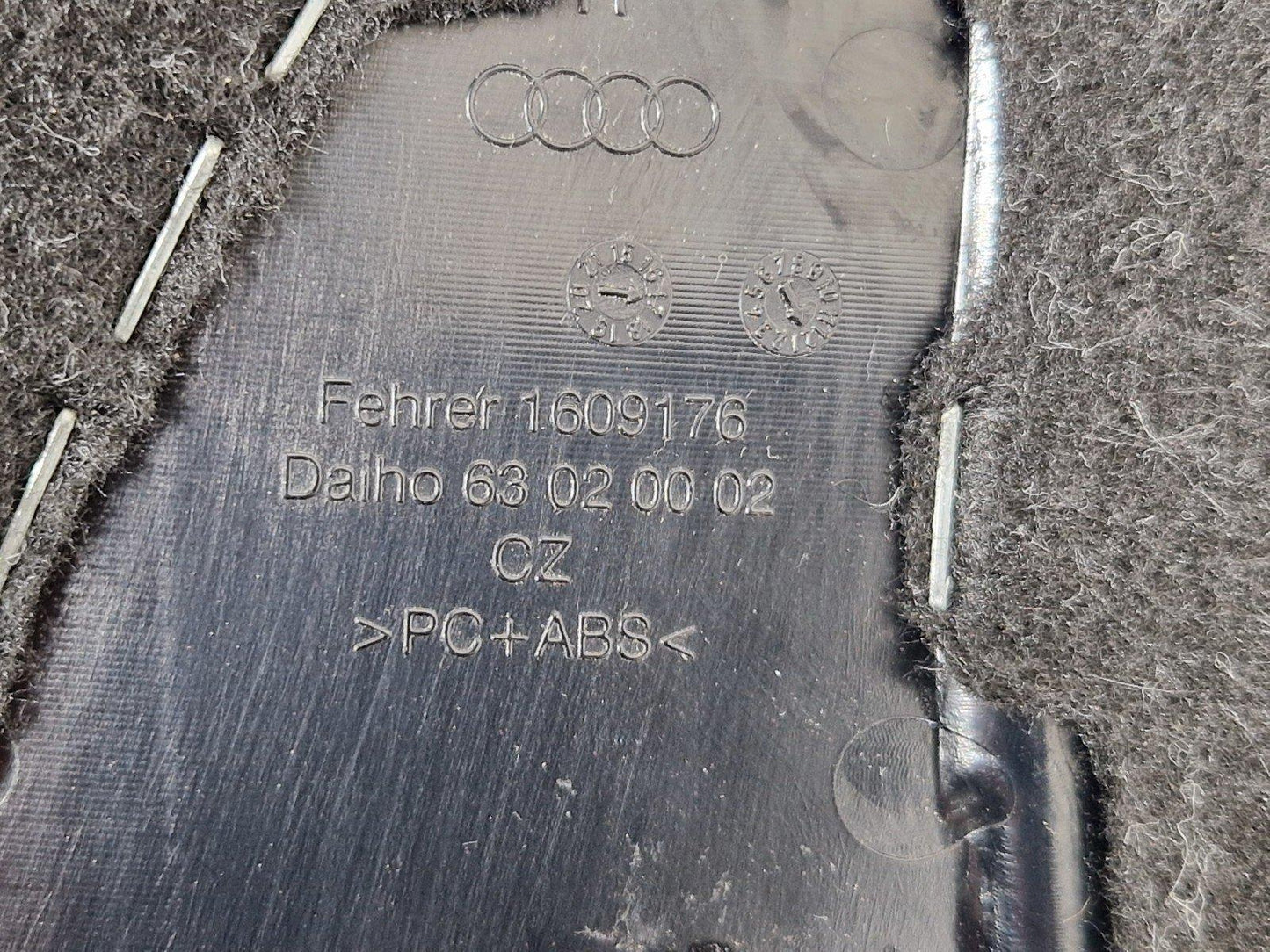 16-24 AUDI A5 F5 GENUINE SEAT TRIM REAR RIGHT 8W785704CGKU
