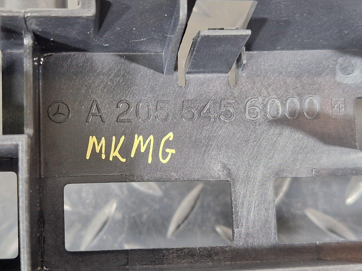 14-21 MERCEDES BENZ W205 REAR CONTROL MODULE BRACKET MOUNT HOLDER A2055456000