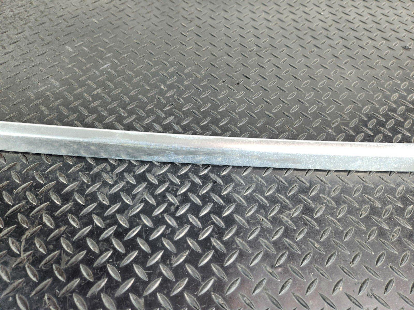 11-19 MERCEDES BENZ ML W166 GENUINE LEFT N/S CHOME ROOF RAIL A1668900393
