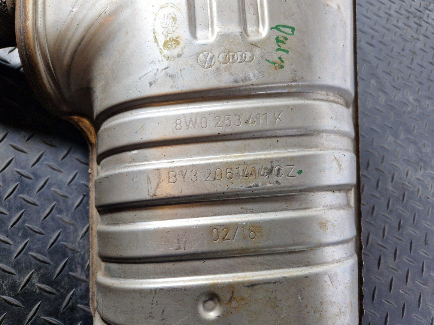 16-19 AUDI A4 B9 REAR EXHAUST BACK BOX 8W0253411K