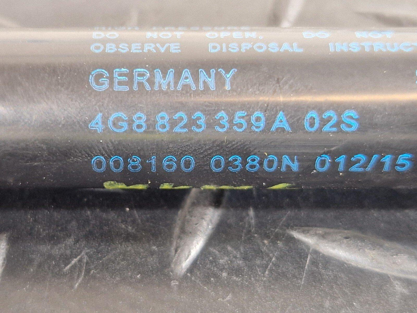 12-18 AUDI A6 C7 GENUINE OEM PAIR OF BONNET HOOD LIFT SUPPORT STRUTS 4G8823359A