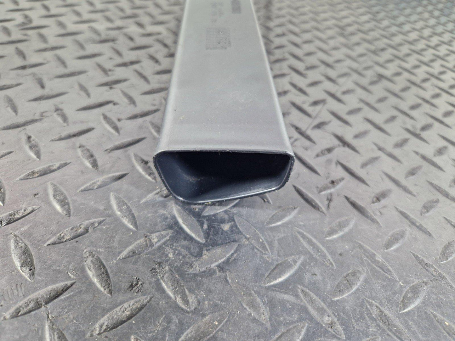 11-19 MERCEDES BENZ ML W166 TRANSVERSE DUCT TOP DRAIN PIPE A1668320590
