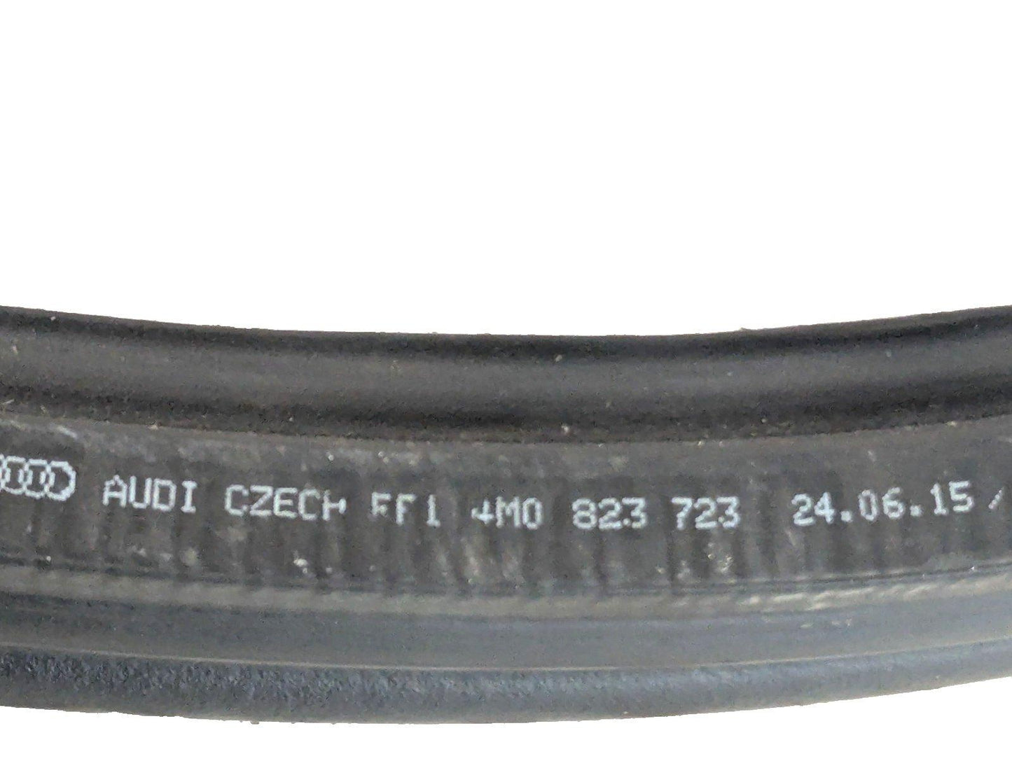 16-20 AUDI Q7 4M GENUINE ENGINE COMPARTMENT RUBBER SEAL 4M0823723