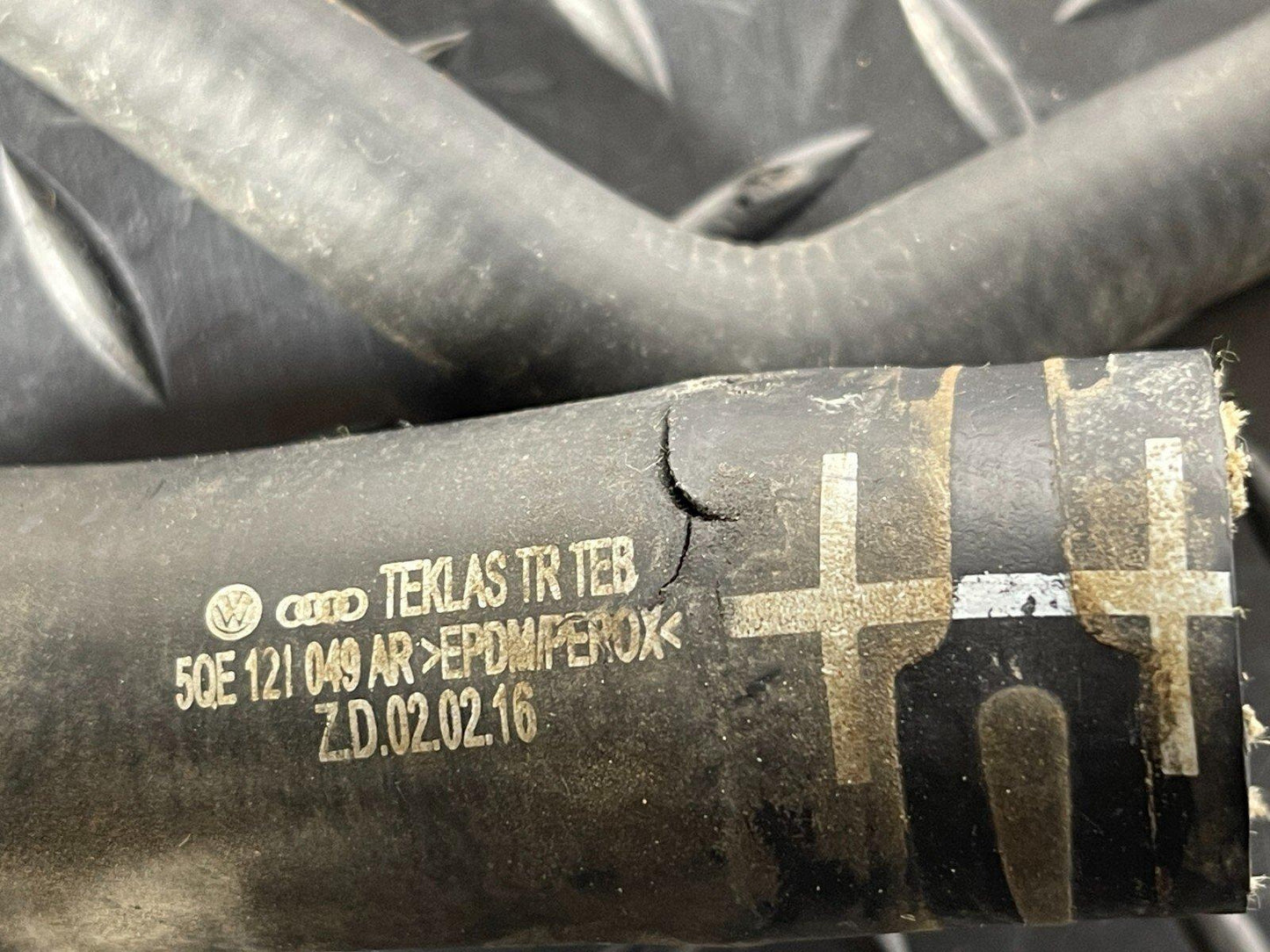 17-20 VW GOLF MK7.5 COOLANT HOSE WITH QUICK RELEASE COUPLING 5QE121049AR