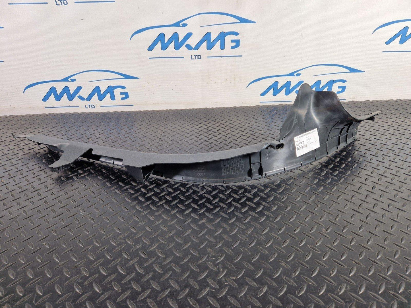 12-18 AUDI A6 C7 GENUINE OEM REAR LEFT LOWER C PILLAR TRIM BLACK 4G0867767A